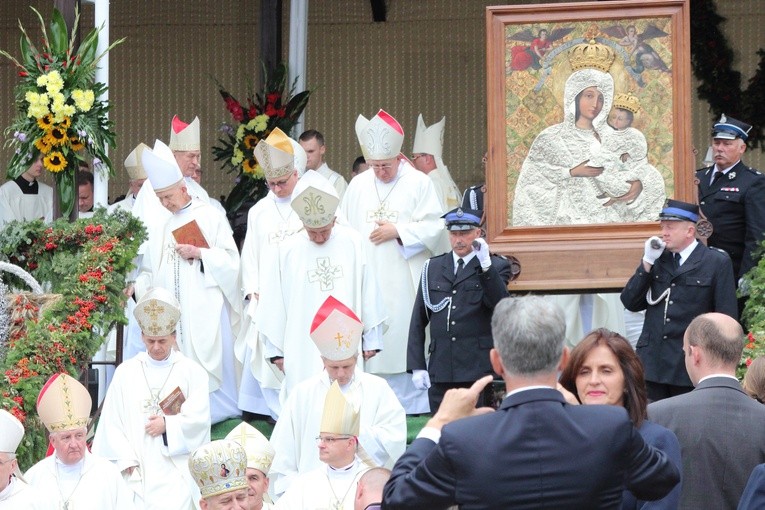 Główne uroczystości 140. rocznicy objawień maryjnych w Gietrzwałdzie