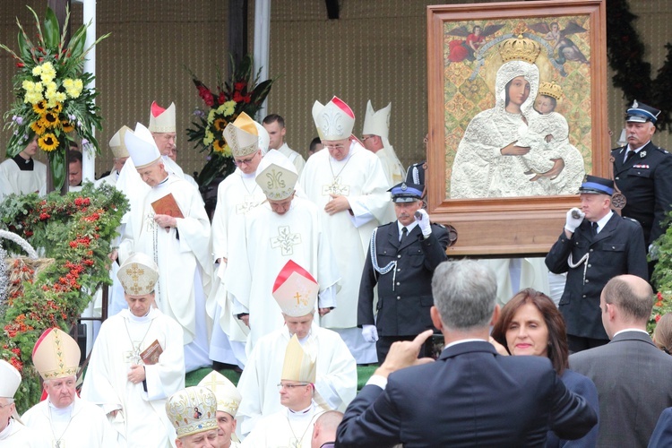 Główne uroczystości 140. rocznicy objawień maryjnych w Gietrzwałdzie