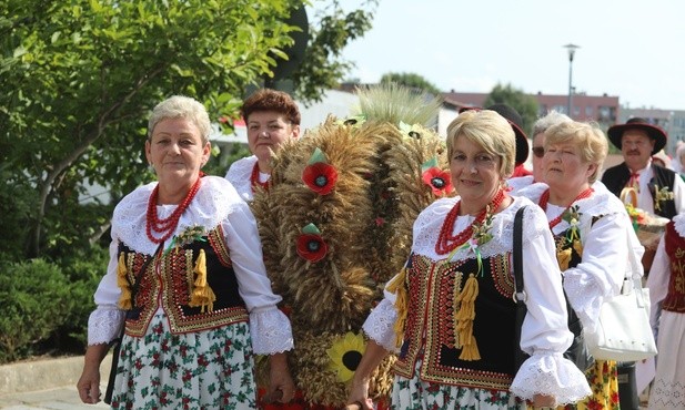 Rolnicy dziękowali w Kętach za Boże błogosławieństwo i plony