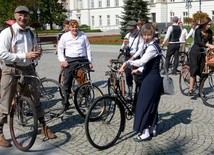 Jednymi z bohaterów imprezy były wyprodukowane 80 lat temu rowery. One, czego dowiedli radomscy cykliści, nadal są sprawne