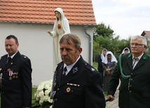 Papieska figura w Polsce