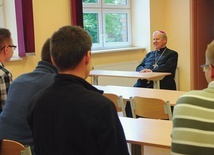 W Centrum Edukacyjnym im. Jana Pawła II kandydaci do kapłaństwa spotkali się z biskupem gliwickim. 