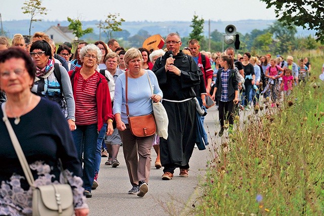 Piesza wędrówka z Kwidzyna to już tradycja. Jej pomysłodawcami są ojcowie franciszkanie z parafii Trójcy Świętej. 