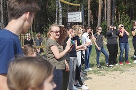 ▲	Spotkanie i Pola Nadziei wsparła grantem firma Cedrob.