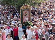 ▼	Spotkanie rozpoczęło się od nabożeństwa Drogi Krzyżowej, podczas której niesione były krzyż oraz obraz Matki Bożej Kalwaryjskiej.