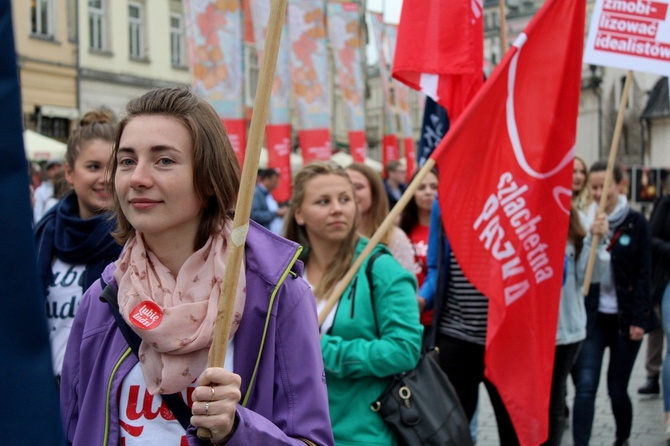 Studniówka "Szlachetnej Paczki" i "Akademii Przyszłości" w Krakowie