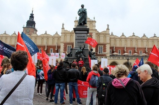 Studniówka "Szlachetnej Paczki" i "Akademii Przyszłości" w Krakowie