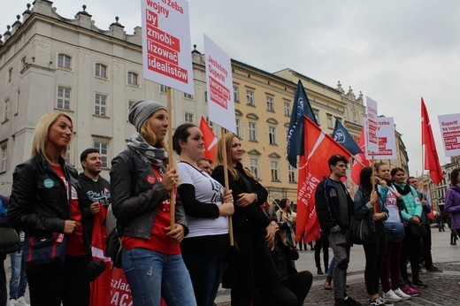 Studniówka "Szlachetnej Paczki" i "Akademii Przyszłości" w Krakowie