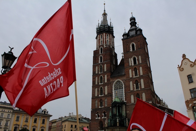 Studniówka "Szlachetnej Paczki" i "Akademii Przyszłości" w Krakowie