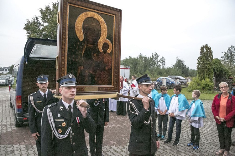 Matka Boża w Lucynowie