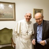 Papież Franciszek i jego rozmówca – Dominique Wolton.
