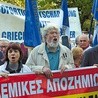 Demonstracja przed ambasadą Niemiec w Atenach w kwietniu 2017 r. Grecy domagają się od Niemiec wypłacenia reparacji wojennych.