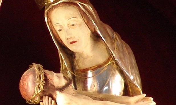 Maryja żyła z duszą przebitą
