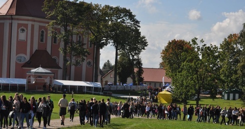 Skrzatusz młodych, cz. I