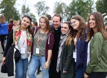 Krąg radości i tańce integracyjne 