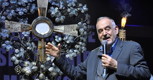 Adorację w Skrzatuszu poprowadził o. Antonello
