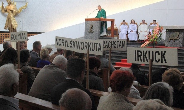 Babcia ratowała nas, okrywając pierzyną