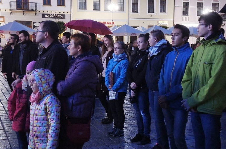 Wieczór uwielbienia z "Overcome" w Żywcu