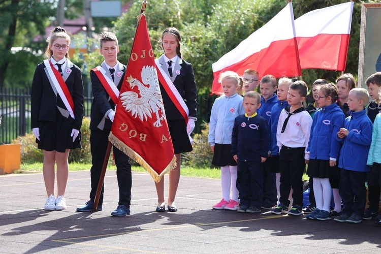 Poświęcenie sztandaru dla ostrowieckiego katolika