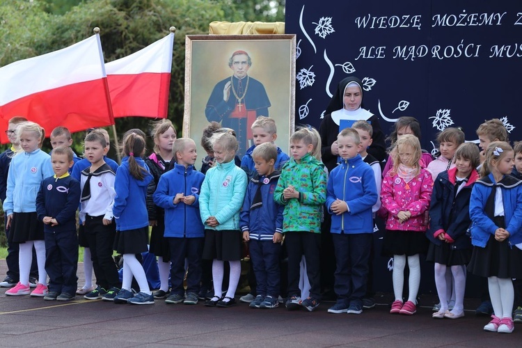 Poświęcenie sztandaru dla ostrowieckiego katolika