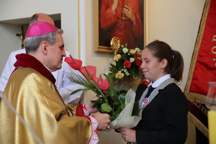 Poświęcenie sztandaru dla ostrowieckiego katolika