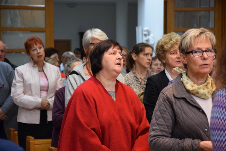 Pielgrzymka absolwentek do Pani Jazłowieckiej