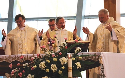 Mszy św. przewodniczył bp Tomasik.