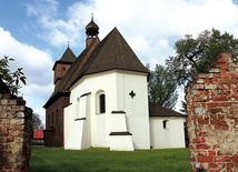 Drewniano-murowany kościół św. Jerzego znajduje się przy ul. Piekarskiej w Gliwicach-Ostropie. W 1719 roku kościół poświęcony i dedykowany św. Jerzemu i św. Karolowi Boromeuszowi. 