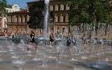 Fontanna przyciąga zarówno małych jak i dużych 