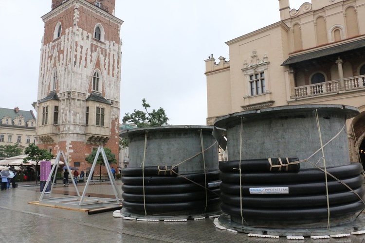 Nowoczesny ciepłociąg pod płytą Rynku Głównego