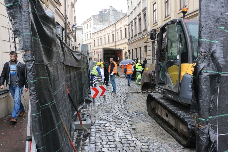 Nowoczesny ciepłociąg pod płytą Rynku Głównego