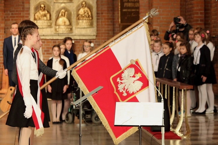 20-lecie Katolickiej Szkoły Podstawowej im. Świetej Rodziny w Olsztynie