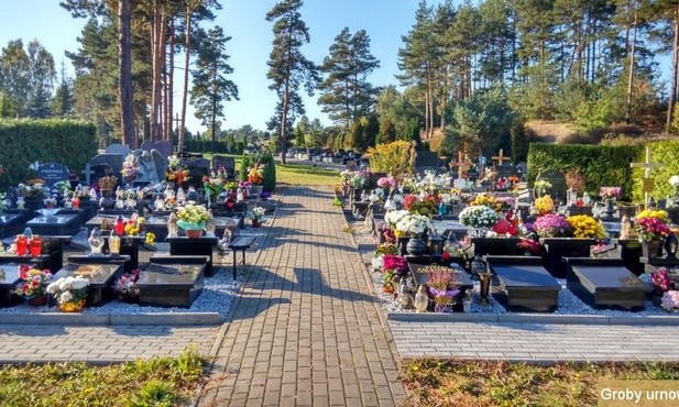 Minister zdrowia apeluje o noszenie maseczek na cmentarzach