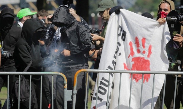 Media: Antifa będzie robić zadymy w Berkeley