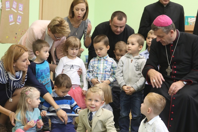 Poświęcenie Przedszkola Parafialnego im. św. Jana Pawła II w Andrychowie