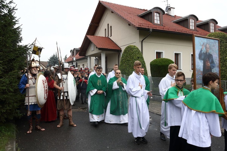 "Pola Chwały": Msza św. i parada wojskowa