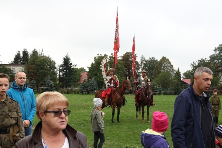 "Pola Chwały": Msza św. i parada wojskowa