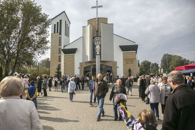 Nowe sanktuarium św. o. Pio na Gocławiu