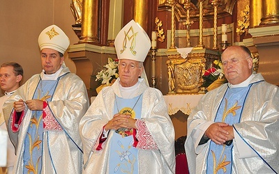 Zgodnie z tradycją w centrum wydarzenia była uroczysta Eucharystia.