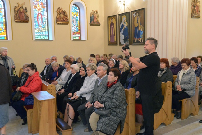 Szkolne i parafialne zespoły Caritas w Turnie