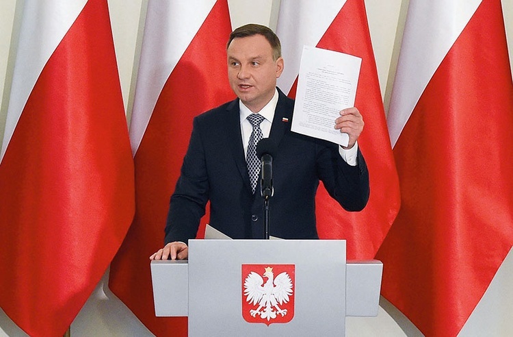 Prezydent Andrzej Duda przedstawił projekty ustaw o Sądzie Najwyższym i Krajowej Radzie Sądownictwa.