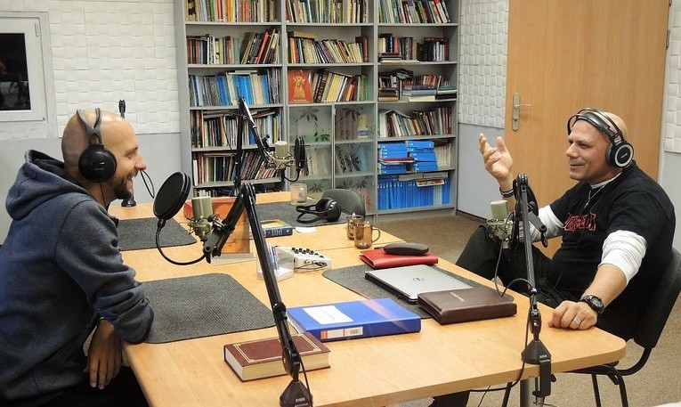 O "Nadziei wbrew nadziei" można posłuchać w ostatnie czwartki na antenie "Anioła Beskdiów"