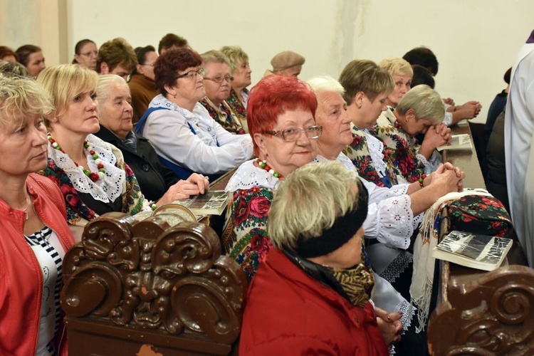 Ostatnie pożegnanie proboszcza z Wierzbnej