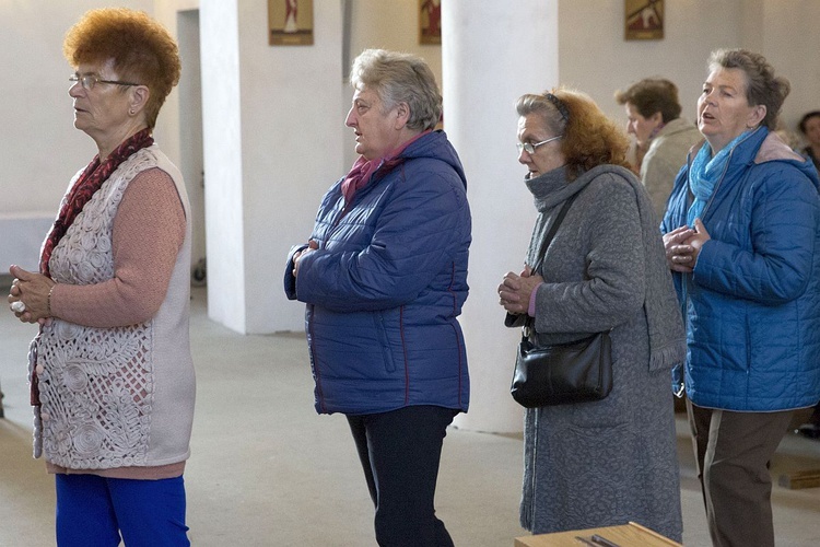 Maryja pozostaje w Miąsem. Chce odwiedzić każdą rodzinę