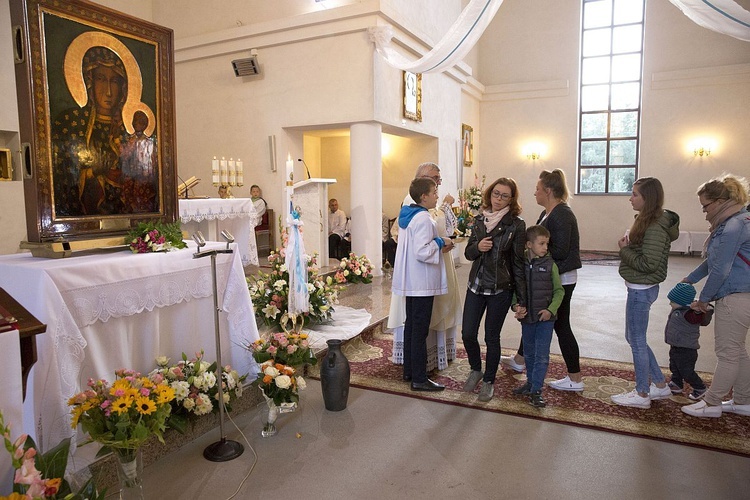 Maryja pozostaje w Miąsem. Chce odwiedzić każdą rodzinę