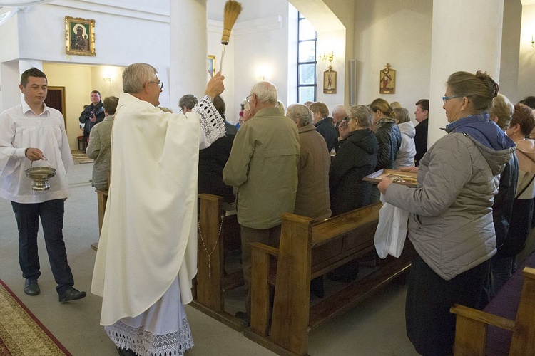 Maryja pozostaje w Miąsem. Chce odwiedzić każdą rodzinę