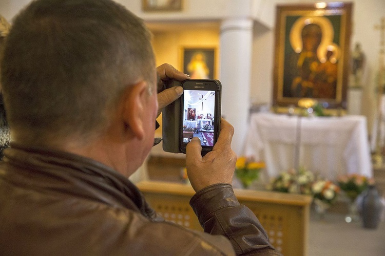 Maryja pozostaje w Miąsem. Chce odwiedzić każdą rodzinę