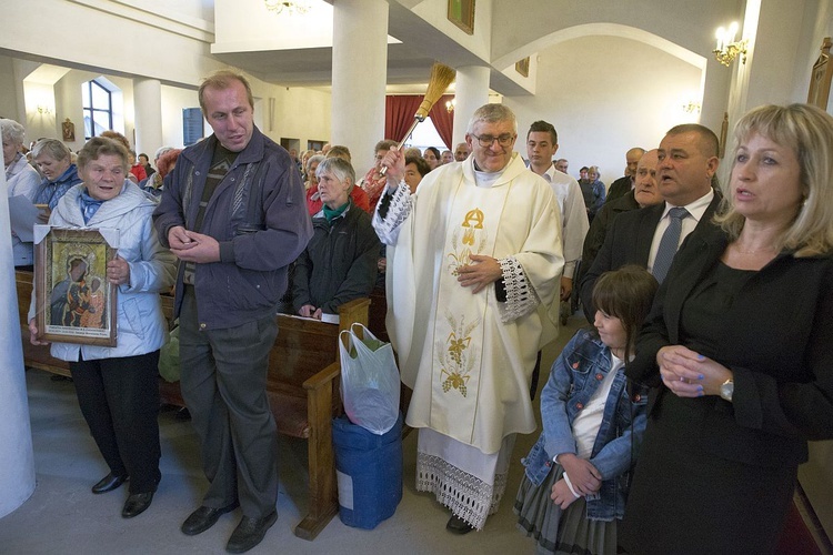 Maryja pozostaje w Miąsem. Chce odwiedzić każdą rodzinę