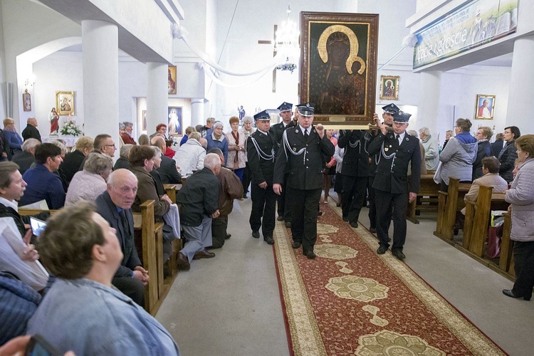 Maryja pozostaje w Miąsem. Chce odwiedzić każdą rodzinę