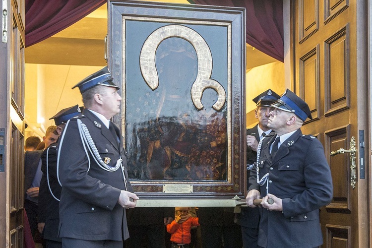 Maryja pozostaje w Miąsem. Chce odwiedzić każdą rodzinę